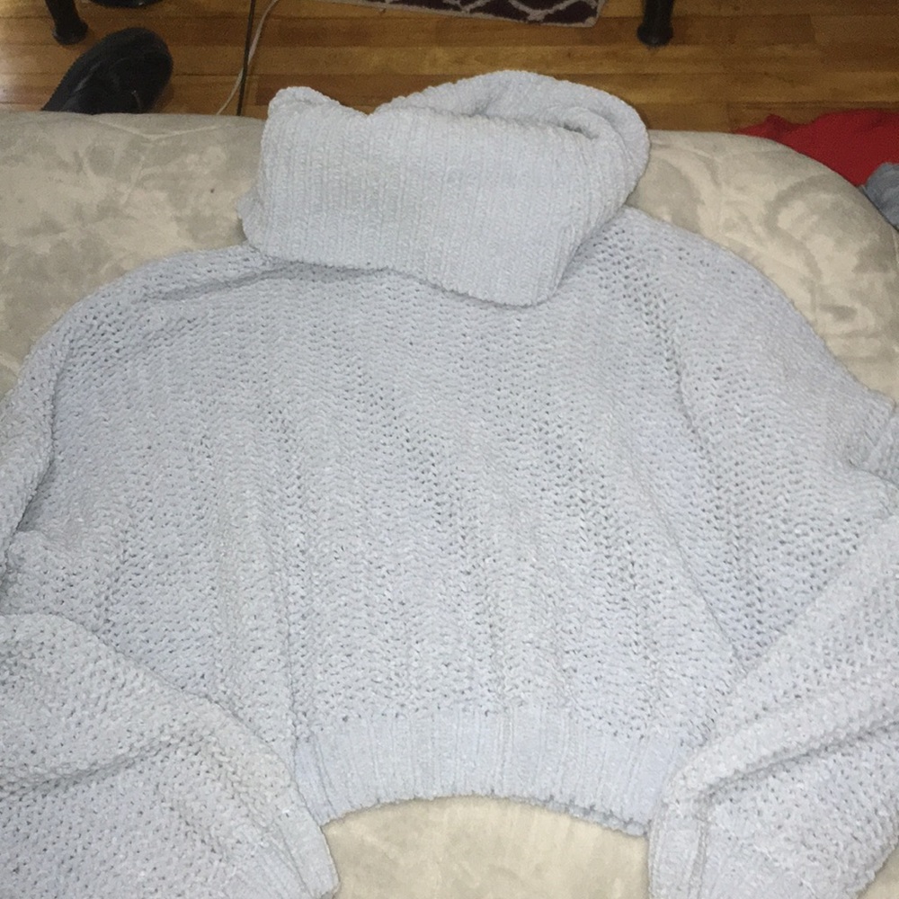 Knit turtle neck crop top
